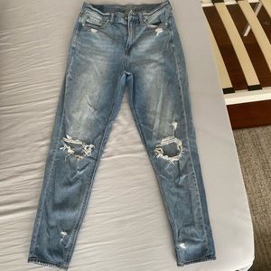 American Eagle Mom Jeans Distressed Size 2